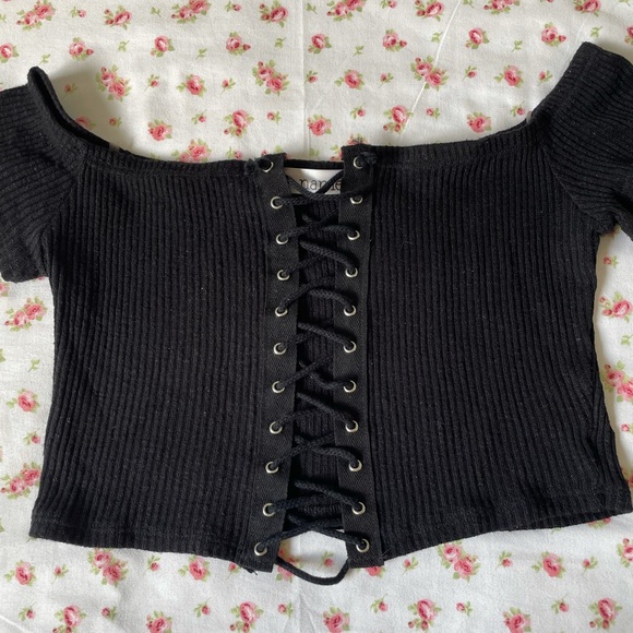 MENDOCINO - Ribbed Lace Up - Black Crop Top - Picture 5 of 7